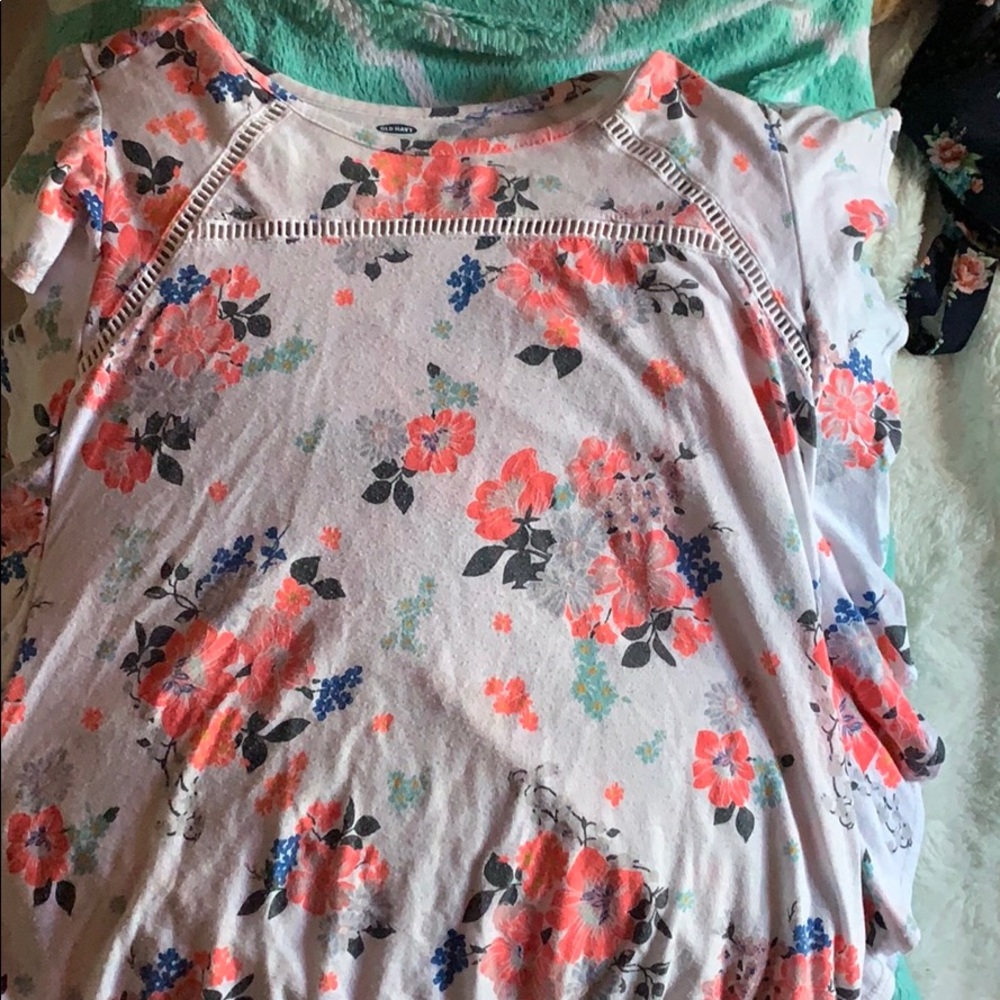 White flower shirt